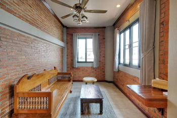 Фото Saengpanya Home Boutique Hotel