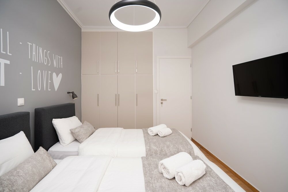 Фото Deluxe 4 Bedrooms Apartment in Athens Center