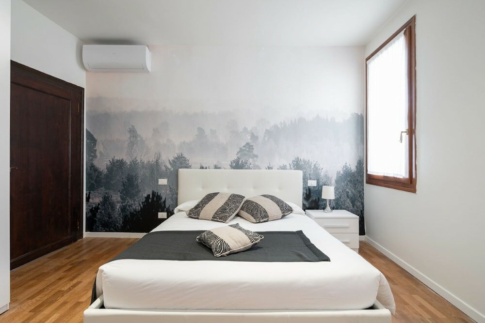 Фото Apartments in San Marco with Canal View