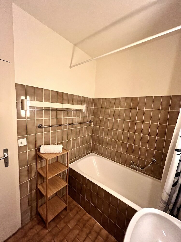 Фото Yooneet Train Station 1br Cozy Apartment