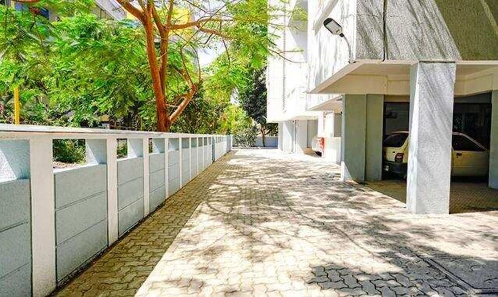 Фото Fabhotel Woods Regency