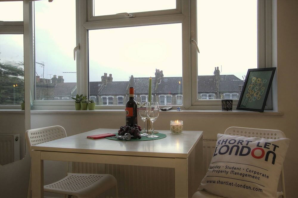 Фото R2 Medium Studio