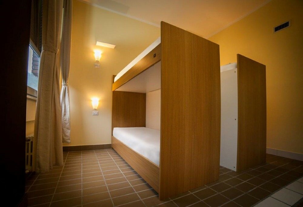 Фото New Generation Hostel Tirana Center