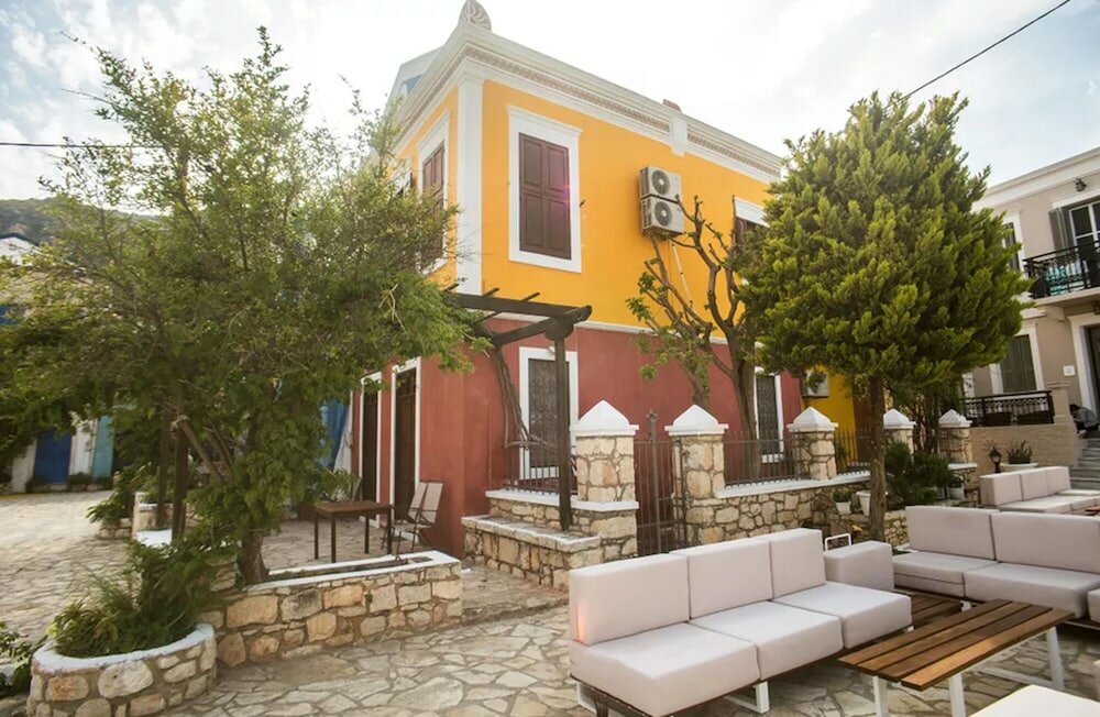 Фото отеля 1