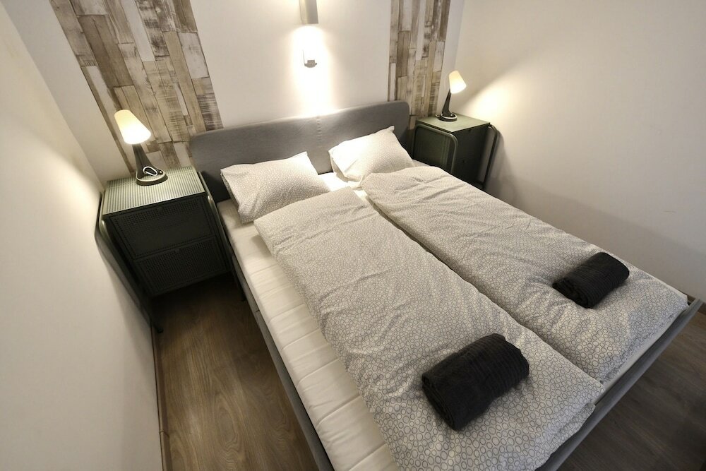 Фото Cosy two bedroom flat in Rottenbiller str, Sky