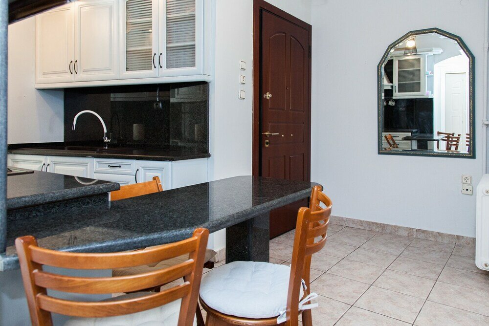 Фото Brand new apt in central Athens