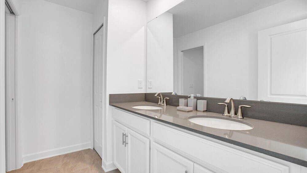 Фото 4169 Paragraph Drive