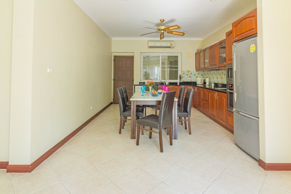 Фото 2 Bed Majestic Villa Near Beach