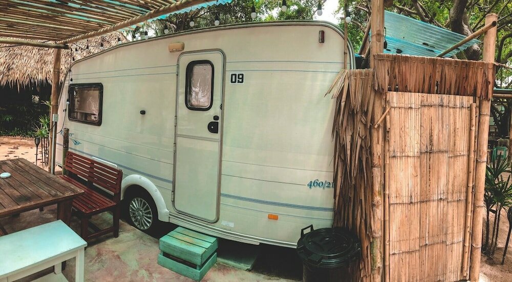 Фото Beach House Camp