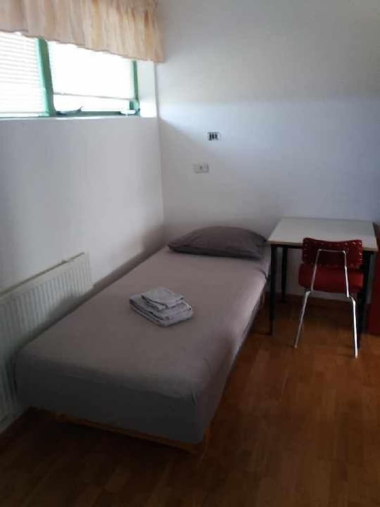 Фото Thistle Guesthouse