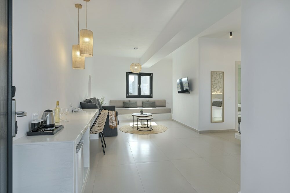 Фото Onyx Hotel & Suites