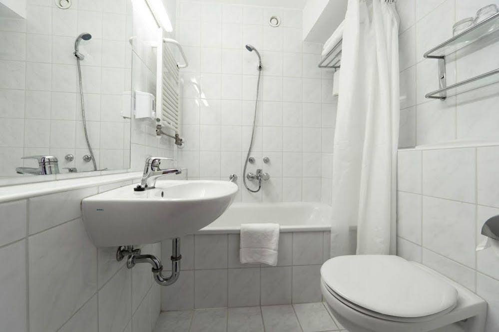 Фото Hunguest Hotel Helikon