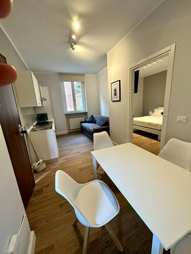 Гостиница Hh Hermoso Housing Asti в Асти
