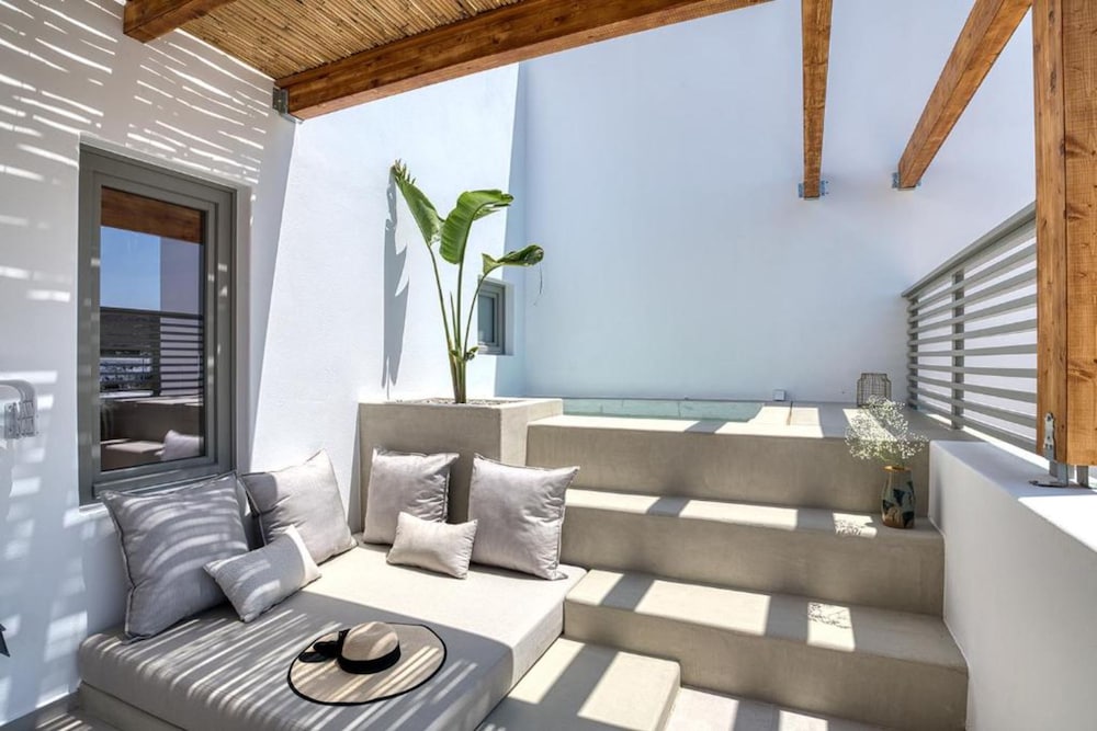 Фото Clementina Paros