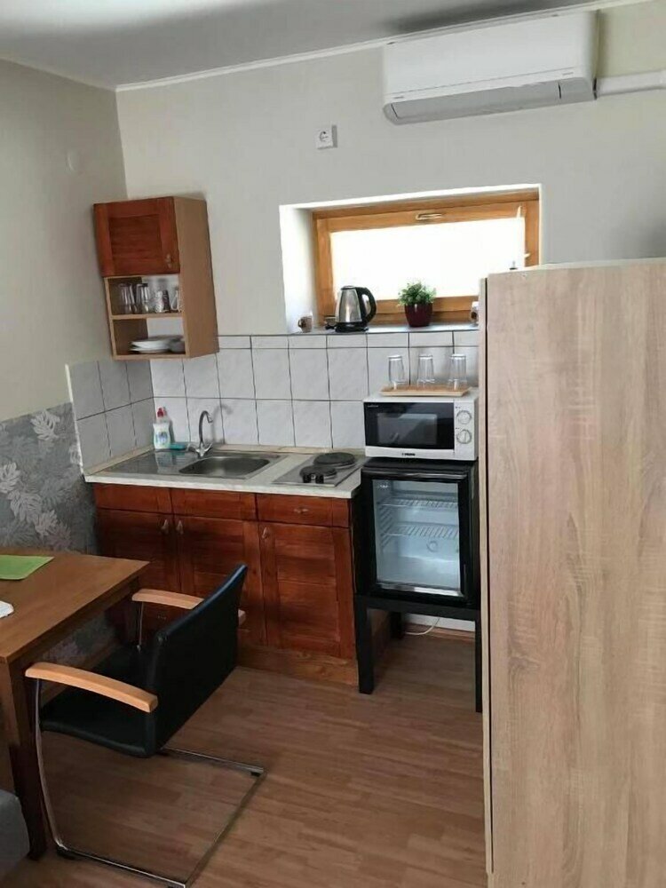 Фото Hunyadi Panzió- Apartmanház