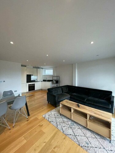 Bright & Modern 2 Bedroom Flat W/balcony - Whitechapel!