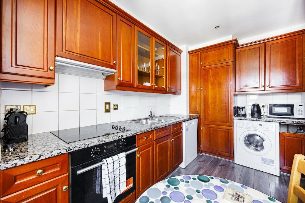 Фото Carlton Court - Mayfair