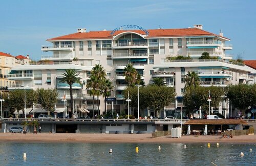 Гостиница Hotel Continental Saint Raphael в Сене-Рафаэле