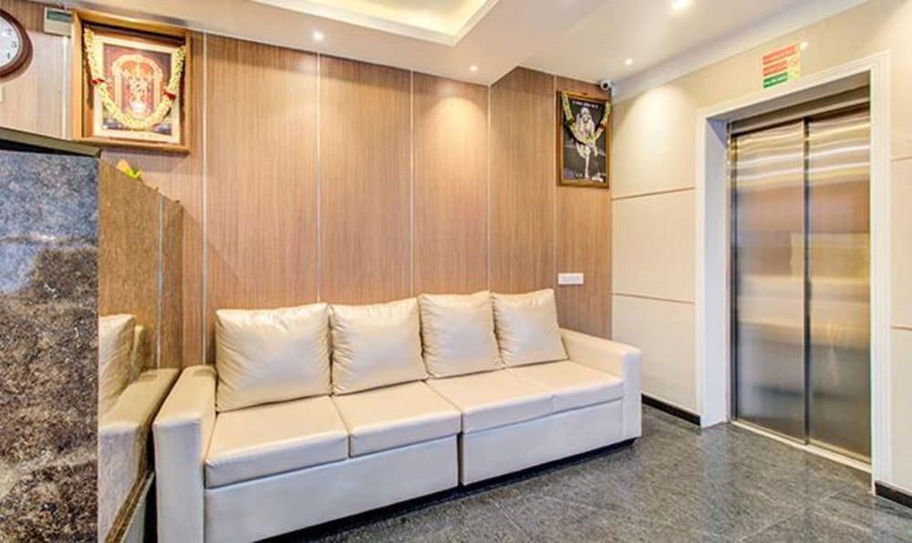 Фото Fabhotel The Rs Suites