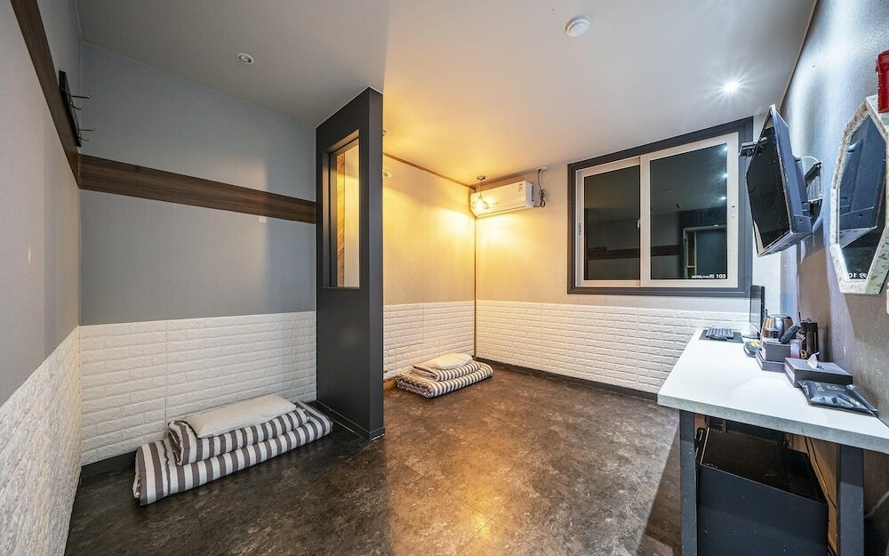 Фото Yeosu Hotel The B