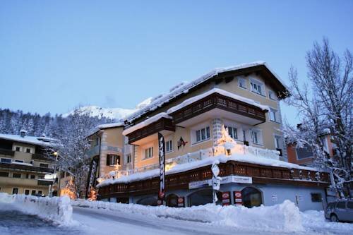 Гостиница Conrad's Mountain Lodge - Sport Equipment included