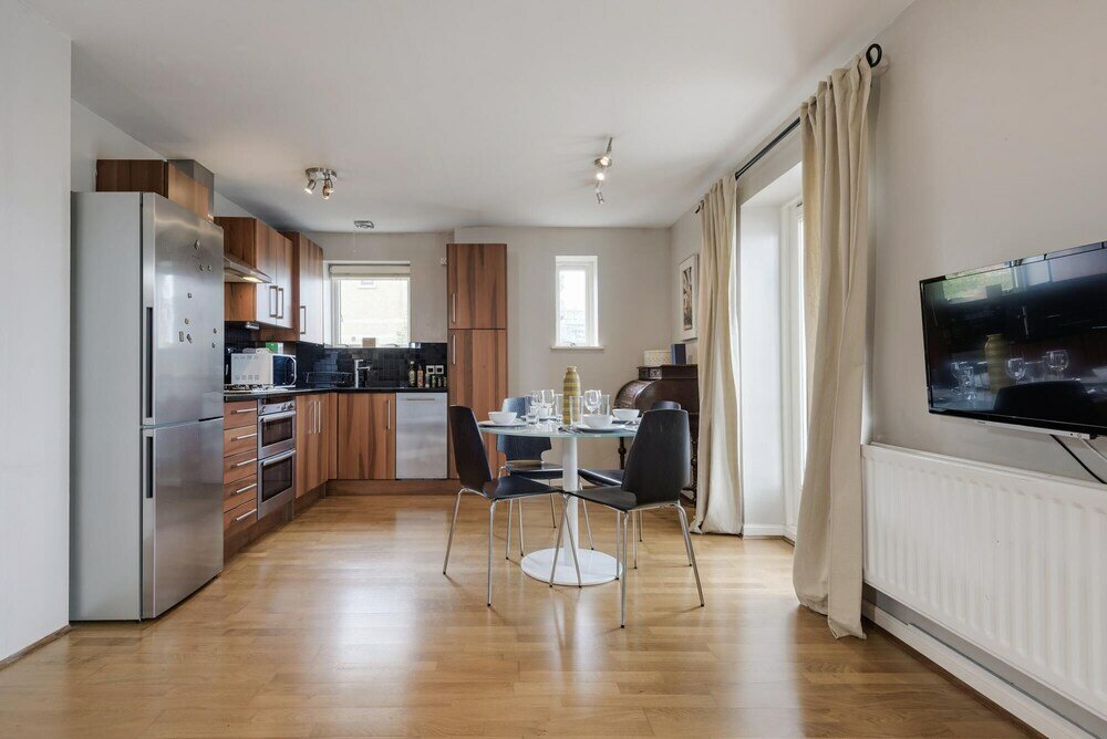 Фото Panoramic Docklands Home With Waterfront Views