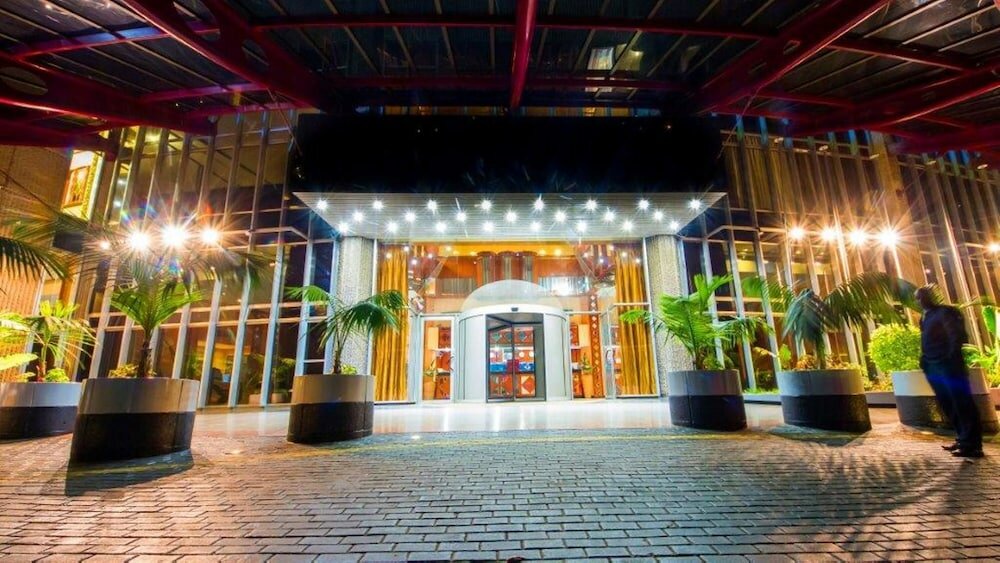 Фото Monomotapa Hotel