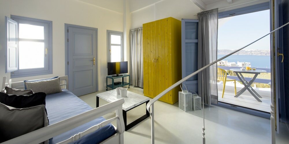 Фото Earino Suites & Villas