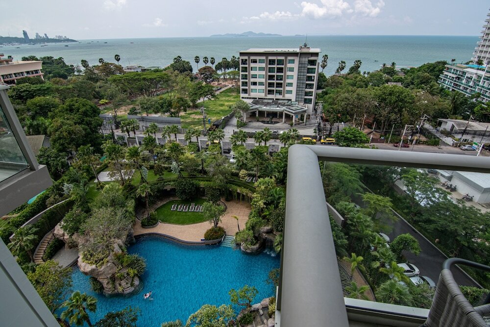 Фото The Riviera Wongamat by Pattaya Holiday