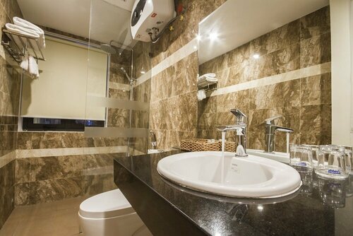 Гостиница Sapphire Hotel в Дананге