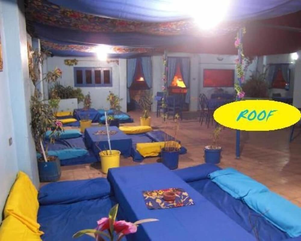 Фото Oasis Hotel