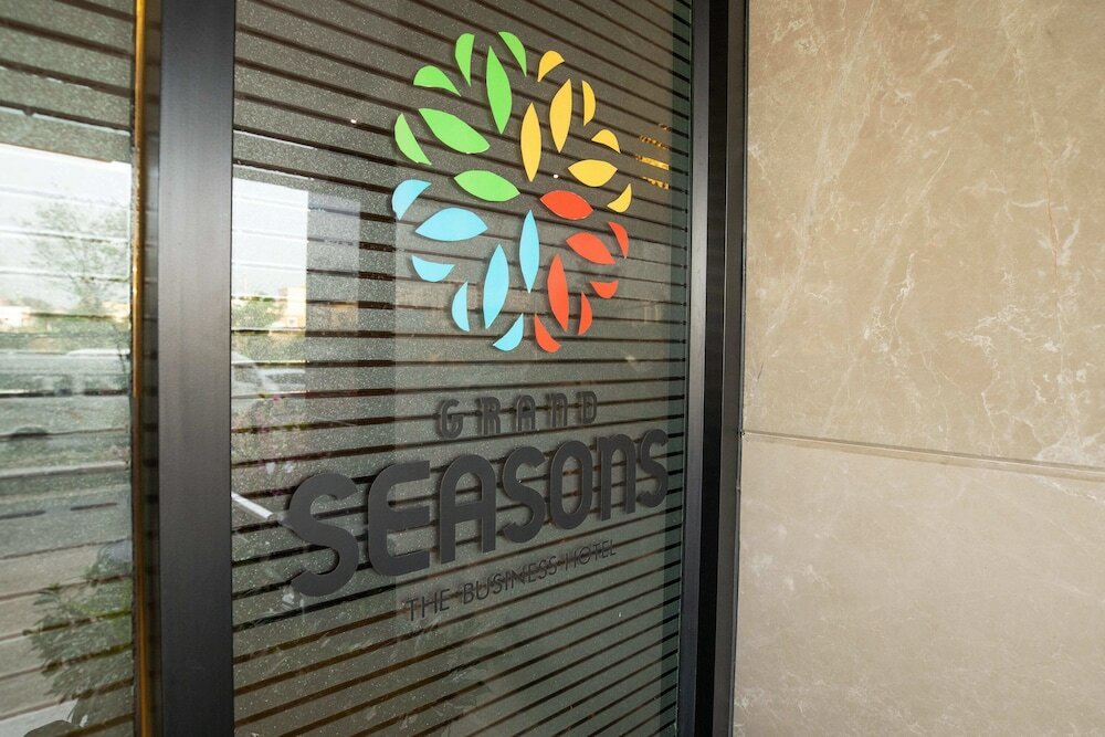 Фото Grand Seasons - The Business Hotel