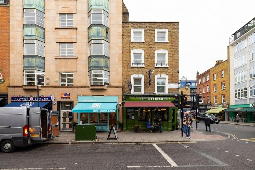 Фото The West End Penthouse - 4bdr Fitzrovia Penthouse with Spectacular Views