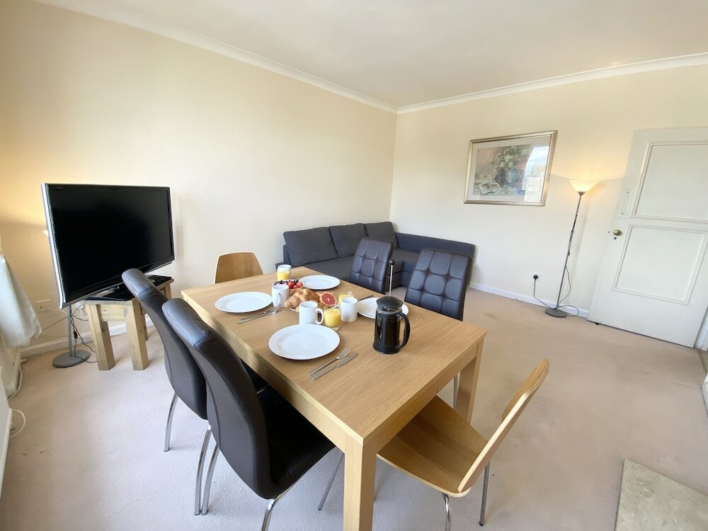 Фото Stylish Apartments next to Buckingham Palace
