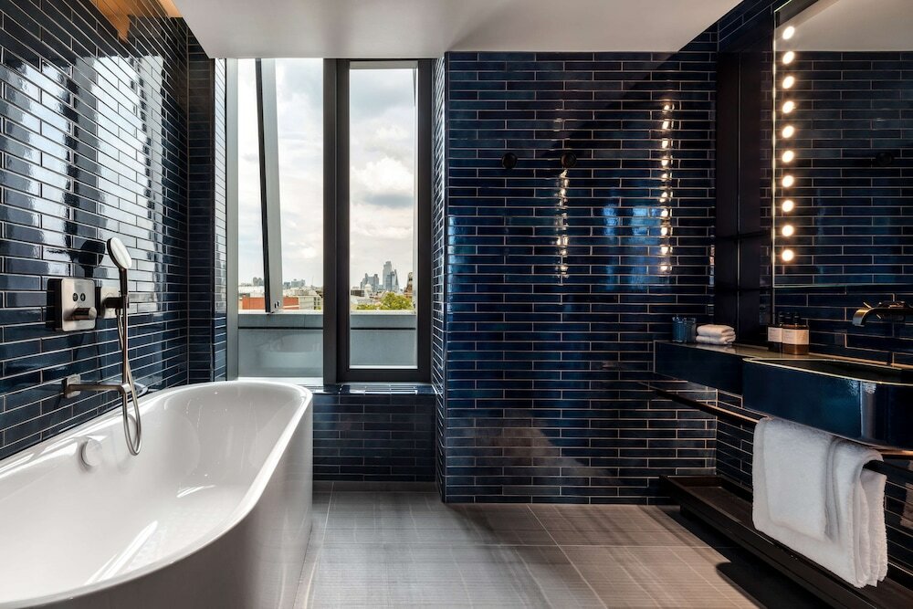 Фото The Londoner