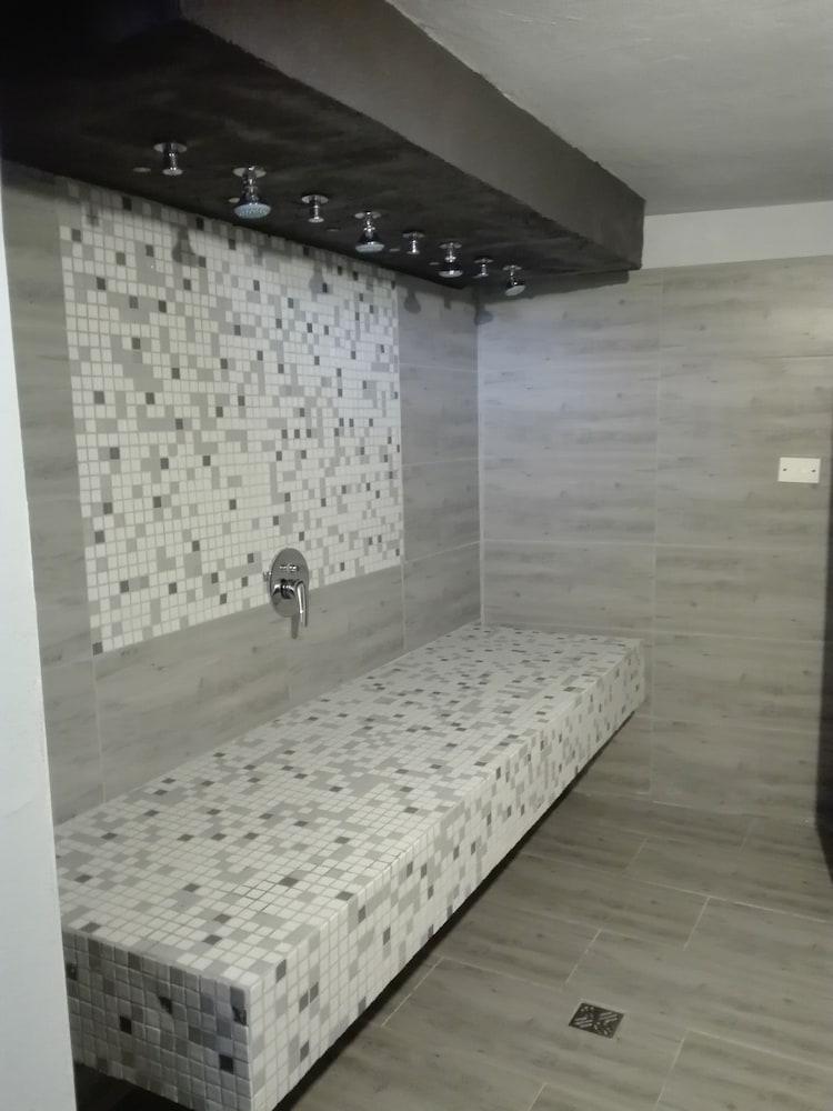 Фото Only for two Giumbabulla Home and SPA