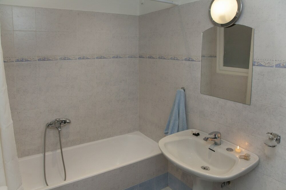 Фото Athens Gem near Archaeological Museum by Ghh