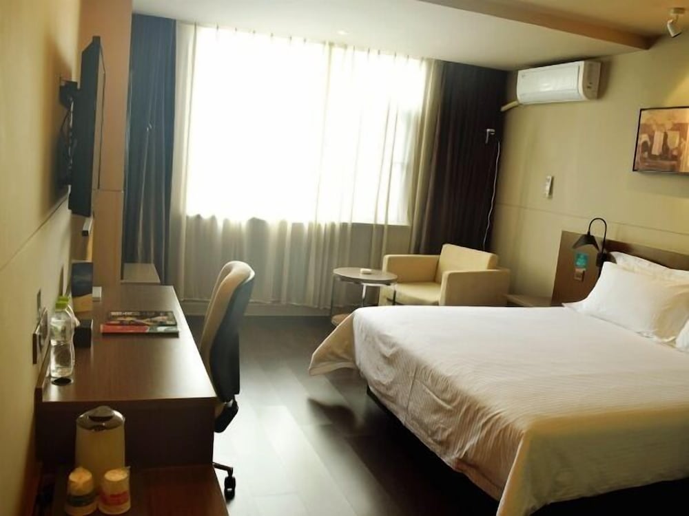 Фото Microtel by Wyndham Kunming City Center