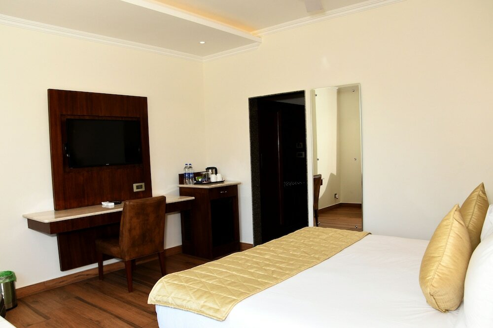 Фото Mastiff Villa Camellia - A Tea Estate Hotel