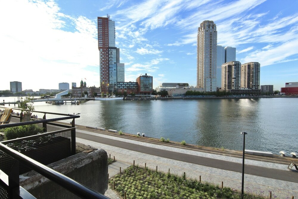 Фото Bed Bites & Business Hotel Rotterdam