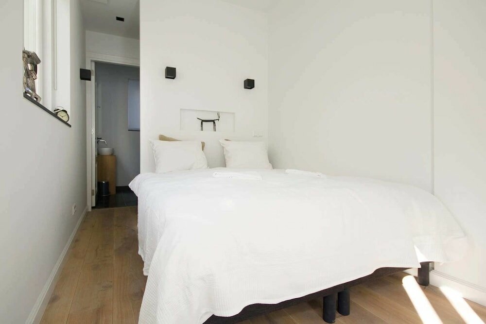 Фото Bright & Comfortable Angel Apartment