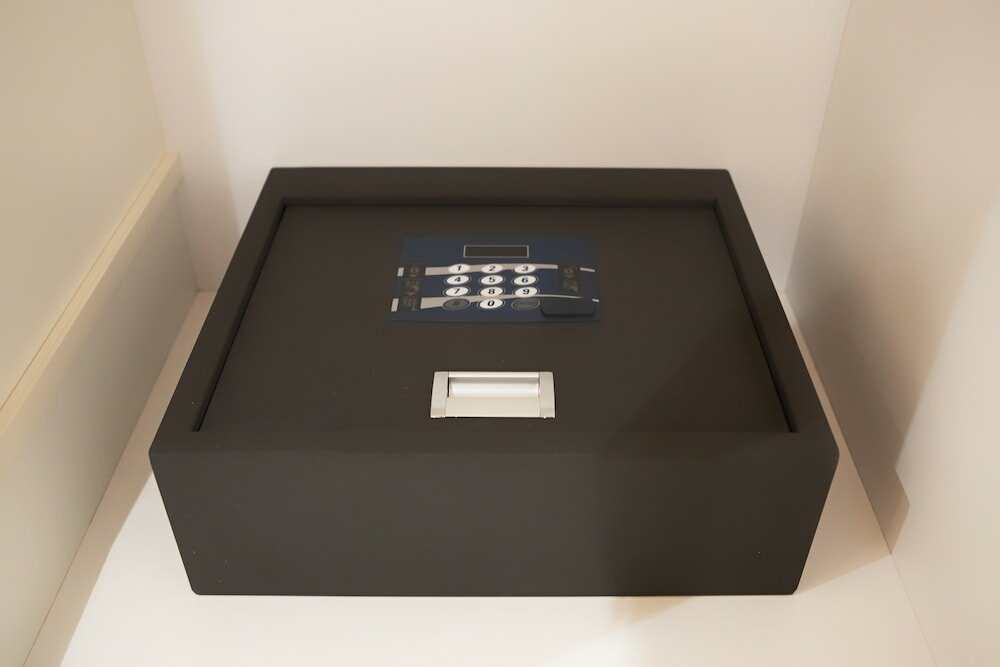 Фото 1881 Luxury Suites