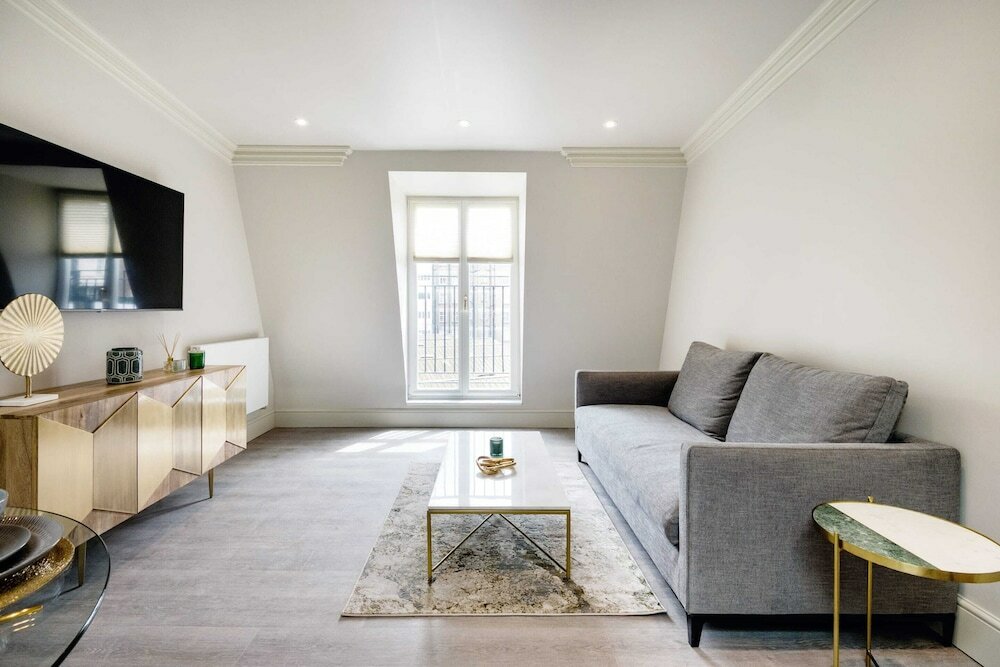 Фото Marble Arch Suite 8-hosted by Sweetstay