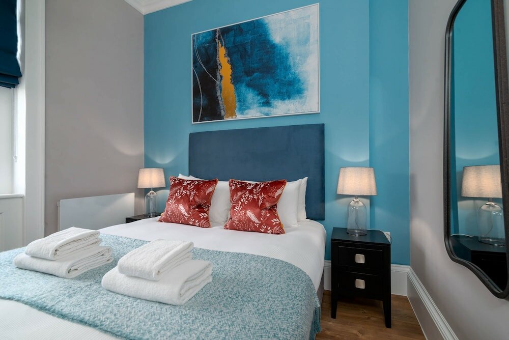 Фото 37 Doughty Street