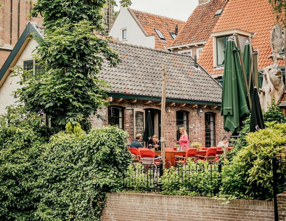 Фото Long John’s Hotel