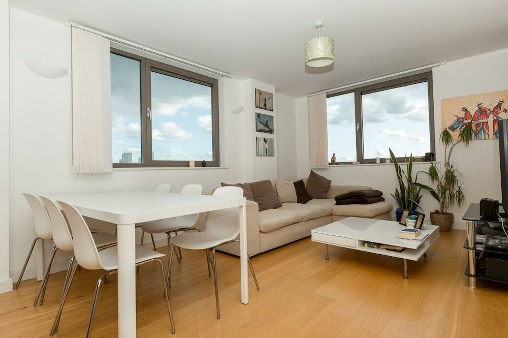 Фото Centrally Located Spacious Flat