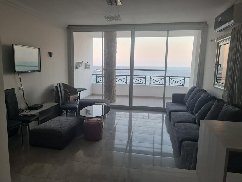 Гостиница Beautiful 3-bed Apartment in Hurghada в Хургаде