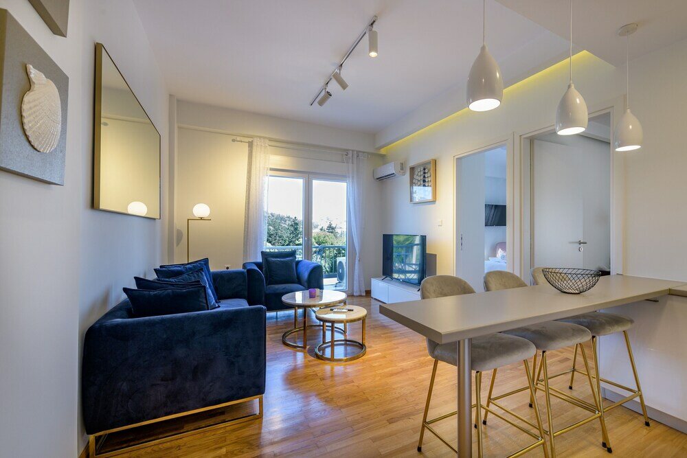 Фото Lush Sapphire apt in the heart of Athens