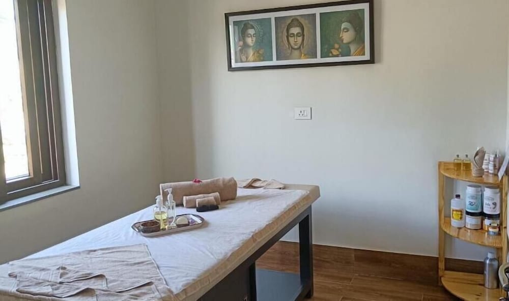 Фото Sarasiruham Resort Private Pool Villa