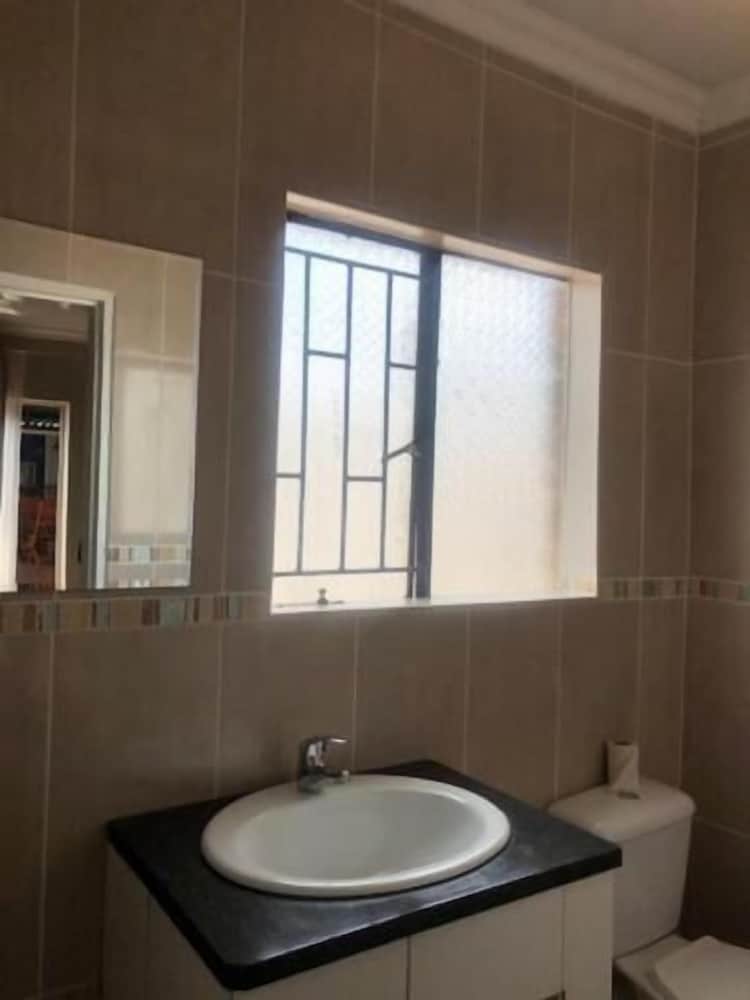 Фото Kennzy Guesthouse